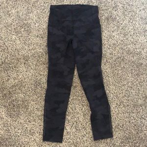 Lululemon swift speed size 6 - deep coal camo